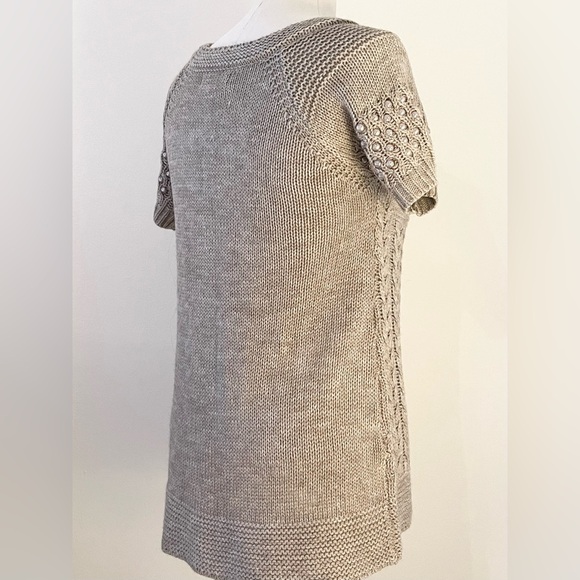 Studio JPR *Like New* Tan Knit Short Sleeve Top, Pearl Detail | Size PM - Picture 9 of 13